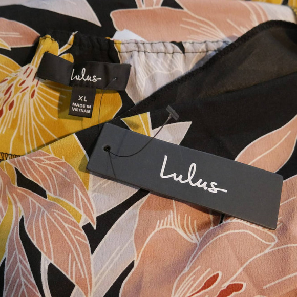 Lulus NWT Bring the Blossom Black Floral Print Off Shoulder Bodysuit Size XL - Picture 6 of 7